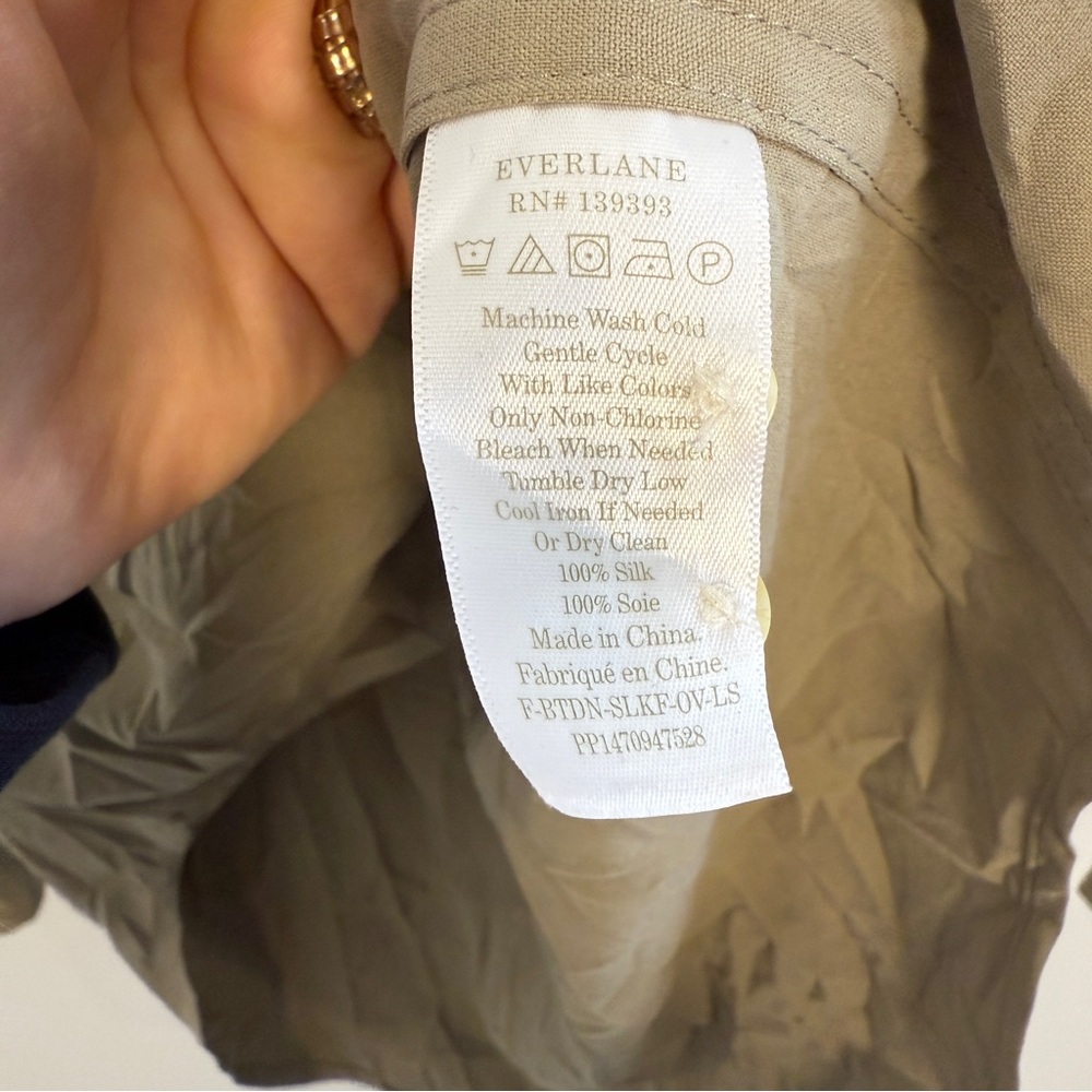 EVERLANE Washable 100% Silk Relaxed Shirt Covert Green Size 6 - Picture 8 of 10